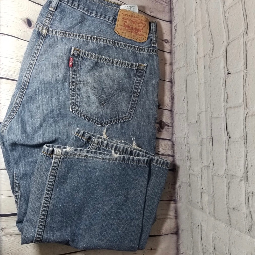 ❤️SOLD❤️Levi’s 569 34x34 jeans with destruction